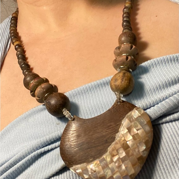 Interesting beachy boho necklace - Picture 2 of 7